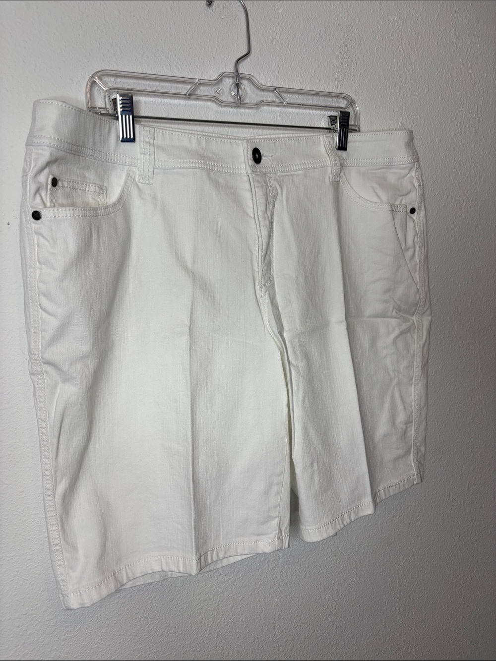 CJ Banks White Women's Bermuda Shorts - Picture 2 of 10